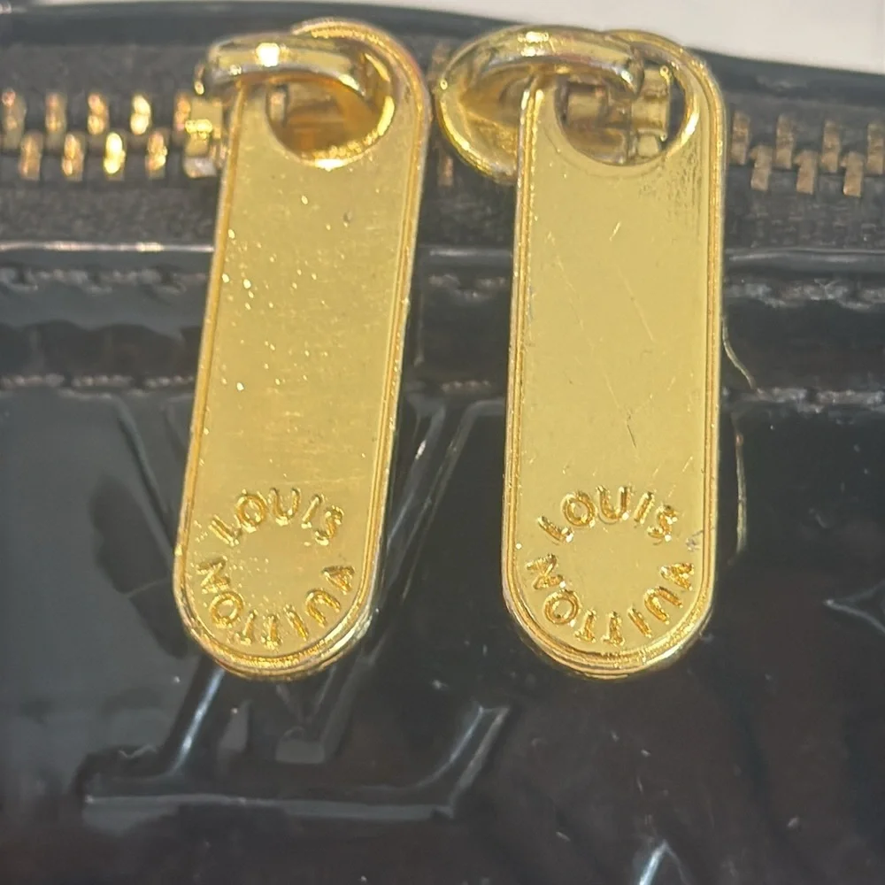 Louis Vuitton Vernis Black Patent Handbag. - Picture 2 of 13